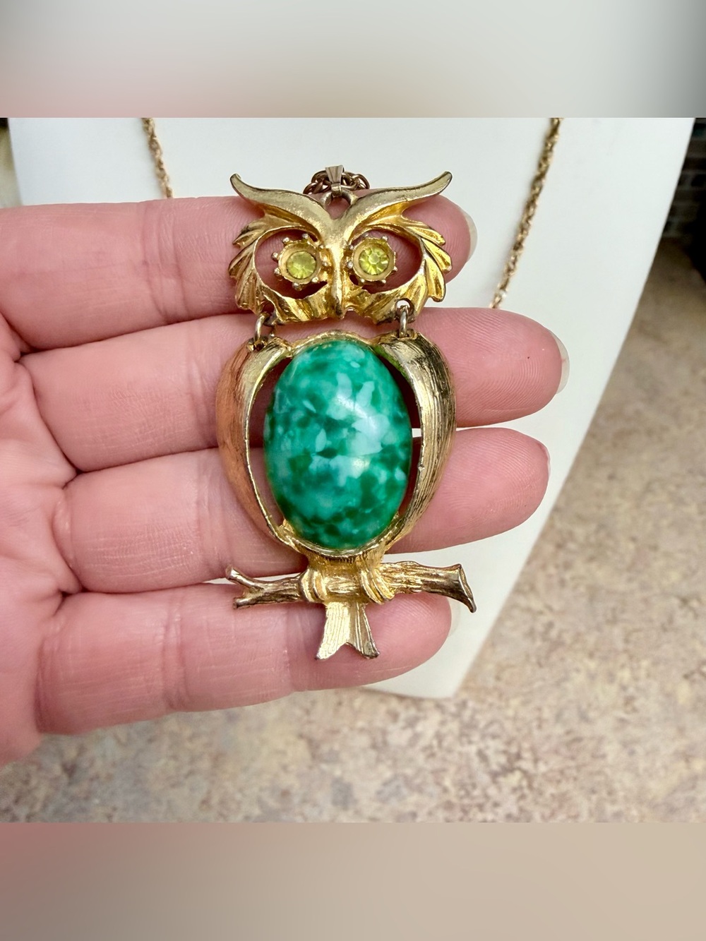 Vintage articulated gold tone owl pendant